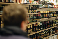 Policija traga za ženom koja je ukrala alkohol