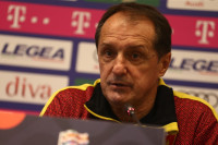 Faruk Hadžibegić je bivši, BiH traži novog selektora