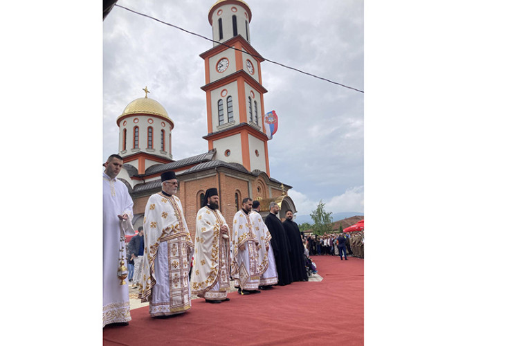Храм