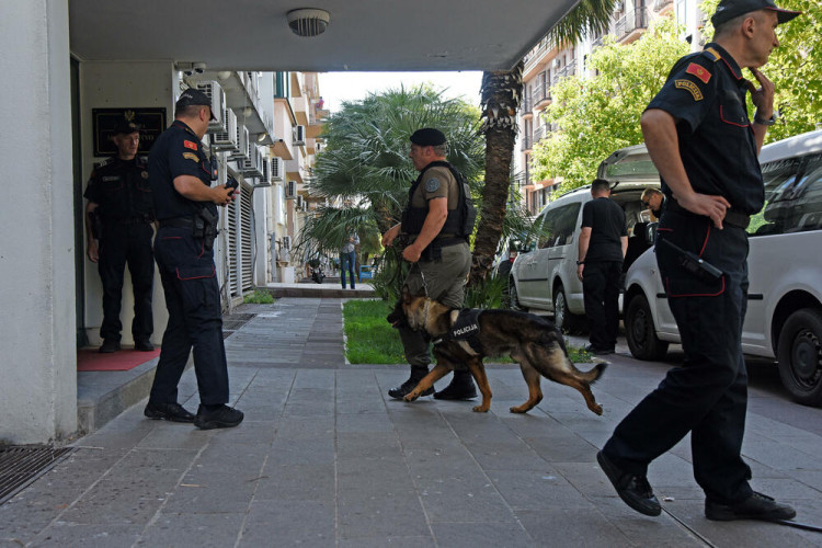 Полиција прегледала објекте