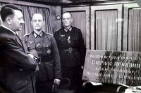 Deset godina od otkrića fotografije Hajnriha Hofmana koja govori mnogo: Revizija reviziji grize rep