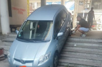 Beograđanin pratio navigaciju do mora u Crnoj Gori, završio na stepenicama u Užicu