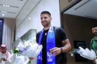Mitrović stigao u Rijad, cvijeće na dočeku
