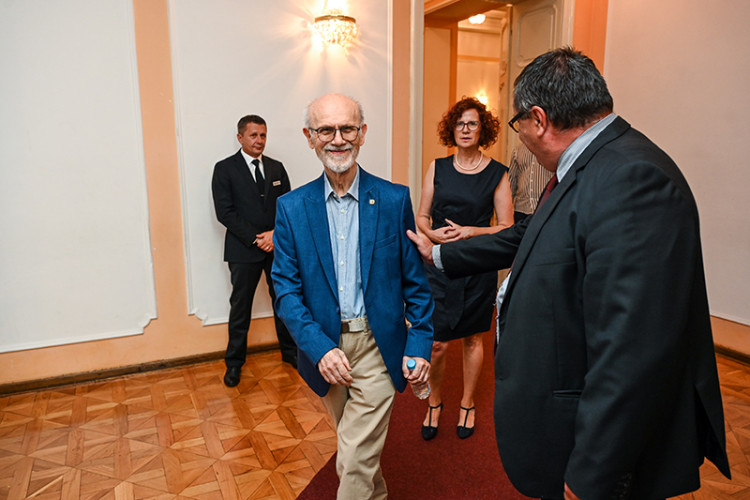 Свечана академија