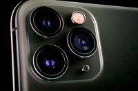 Знате ли чему служи црни кружић поред камера на iPhoneu?