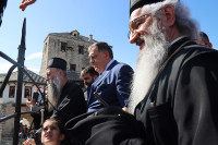 Počasni skok sa Starog mosta za Dodika i patrijarha (VIDEO)