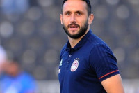 Bivši fudbalski reprezentativac Srbije Jagoš Vuković potpisao ugovor sa IMT-om