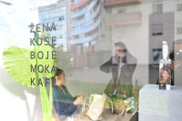 “Žena kose boja moka kafe” nova postavka u banjalučkoj galeriji “Vagon”