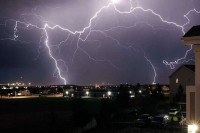 Požari i oluje ispraznili kase