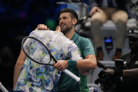 Nole jači od Hurkača, večeras navijamo za Sinera