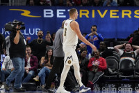Denver pobijedio Detroit, Jokić isključen