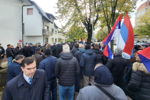 Борци мирним протестом послали поруку СДП-у