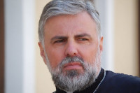 Vladika Grigorije o tome da li treba djecu krstiti kada su mala ili kada porastu