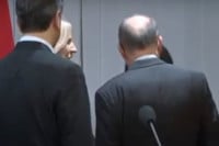 Pogledajte kako je Sanja Vulić izignorisala Kristijana Šmita (VIDEO)