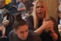 Milica Todorović udarila konobaricu u glavu