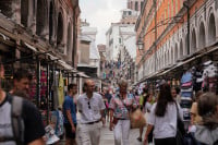 Venecija zabranjuje velike turističke grupe i zvučnike