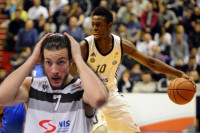 Aplauzi i pokloni u Areni za bivše košarkaše Partizana
