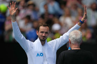 Medvedev poslije maratona do polufinala AO