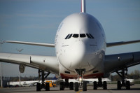 Uhapšen nakon šetnje po krilu aviona, saputnici ga podržali