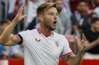 Hrvatski fudbaler Ivan Rakitić potpisao ugovor sa Al Šababom