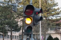 Da li ste se zapitali: Zašto su svjetla na semaforu baš crvene, žute i zelene boje?