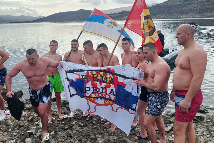 Широм Српске литија и пливање за Часни крст