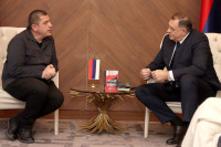 Dodik novčano nagradio dobitnika NIN-ove nagrade Stevu Grabovca