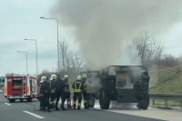 Na auto-putu Banjaluka - Prnjavor gori borbeno vozilo "Vihor" (VIDEO)