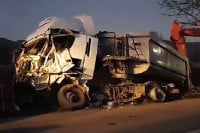 Sudar dva kamiona, jedan vozač poginuo, drugi teško povrijeđen