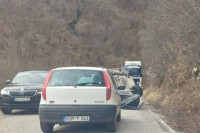 Prevrnuo se automobil na putu Gacko – Foča