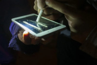 Laktašanin šmrkao kokain sa displeja telefona
