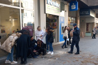 Fasada sa zgrade pala na ženu (FOTO)