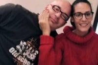Snimak o kom bruji region: Oglasila žena koju „muž čeka iz zatvora“, djeca žele da se slikaju sa „robijašicom“