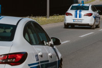 Odbornik Skupštine udario pješaka, bore mu se za život
