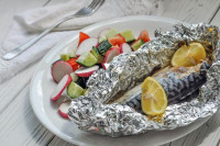 Znate li kojom stranom aluminijske folije treba pokriti meso kada se peče: Razlika je jako velika