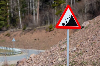Stanje na putevima: Oprez zbog odrona