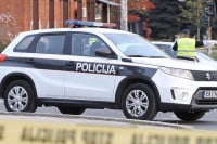 Teško povrijeđen motociklista, vozač pobjegao