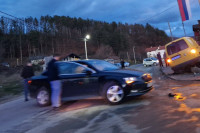 Nesreća u Maslovarama: Vozači u bolnici, spomenik na popravci