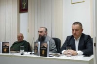 Knjiga arhimandrita Teofila Dimitrića promovisana u Srpcu: “Tri sprata” rasvijetlili životne dileme