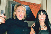 Brenina kuma ide u zatvor