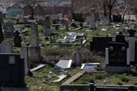 Посмртни остаци враћени на старо српско гробље у Косовској Митровици