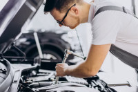 Oglas za posao automehaničara u Banjaluci: Trosoban stan u centru grada plus velika plata