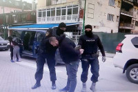 Uhapšene dvije osobe, zaplijenjena droga