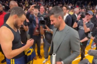 Đoković i Kari razmijenili dres i reket (VIDEO)