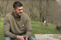 Miličić morao čamcem preko Dunava zbog bombi: Avioni lete, mostovi srušeni, a trening na otvorenom