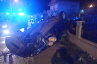 Banjaluka: U sudaru dva automobila, jedan završio na krovu! (FOTO)
