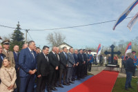 Vijenci za žrtve u Sijekovcu: U masovnoj grobnici i posmrtni ostaci 23 djece