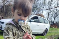 Нестала двогодишња дјевојчица, траже је стотине људи