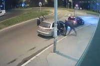 Jeziv snimak nasilja kruži društvenim mrežama (VIDEO)
