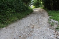 Povratnički život u selu Rore dodatno otežava loš put
